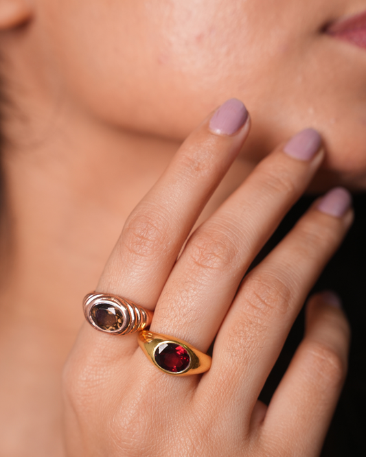 Bold Aura Signet Ring