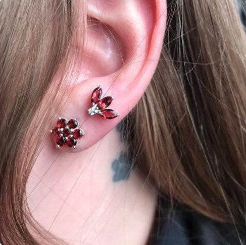 Floral Birthcolor Studs Silver