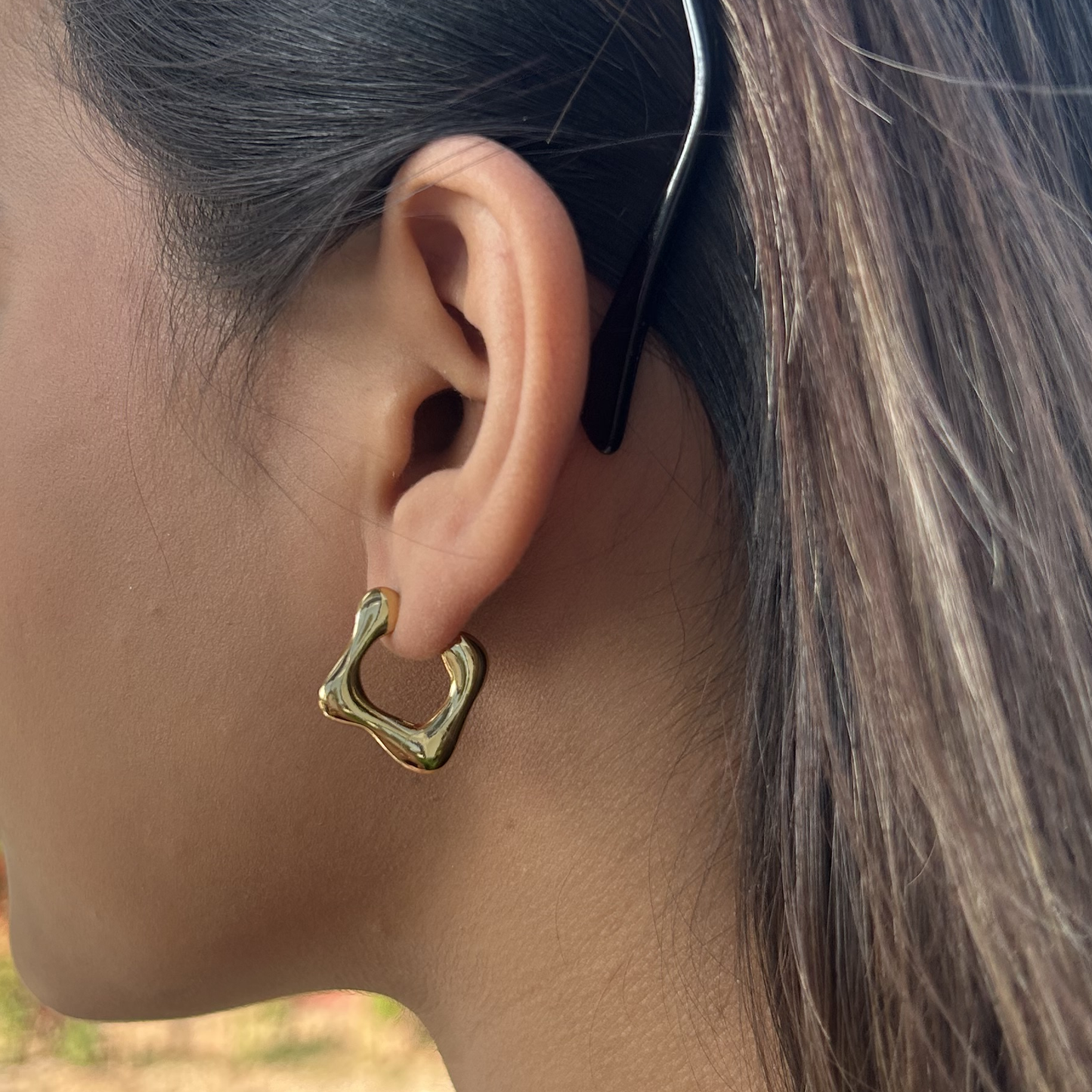 Wavelet Silver Huggies